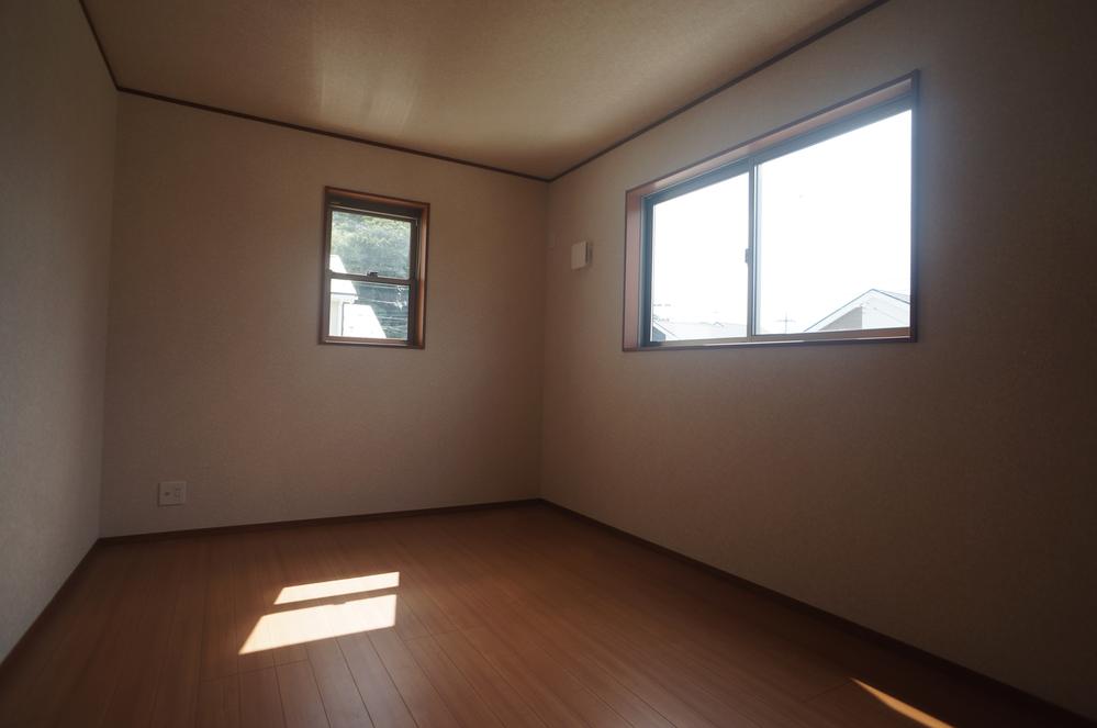 Other introspection. Indoor (September 2013) Shooting