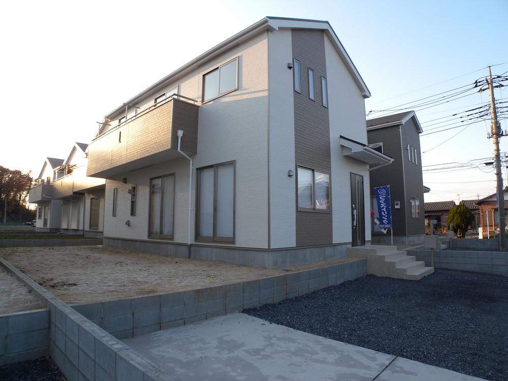 Local appearance photo. Local (12 May 2013) Shooting