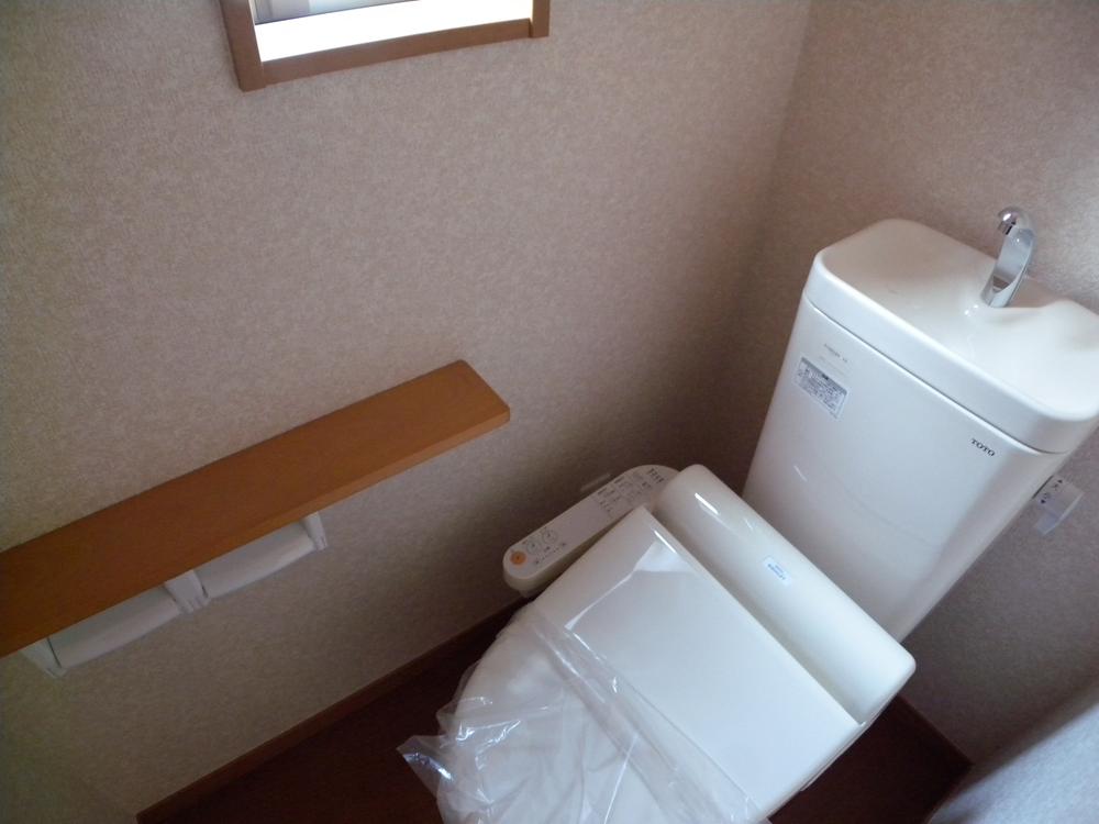 Toilet. Indoor (12 May 2013) Shooting