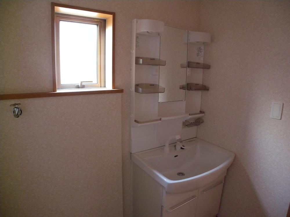 Wash basin, toilet. Indoor (12 May 2013) Shooting