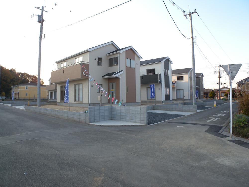 Local photos, including front road. Local (12 May 2013) Shooting