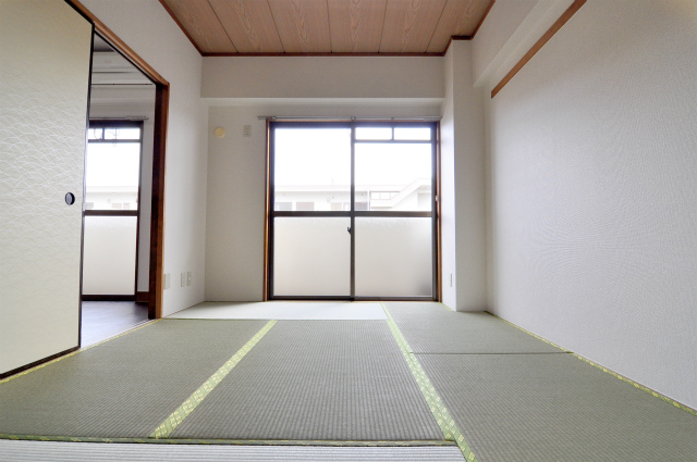 Other room space. Japanese-style room 6 quires
