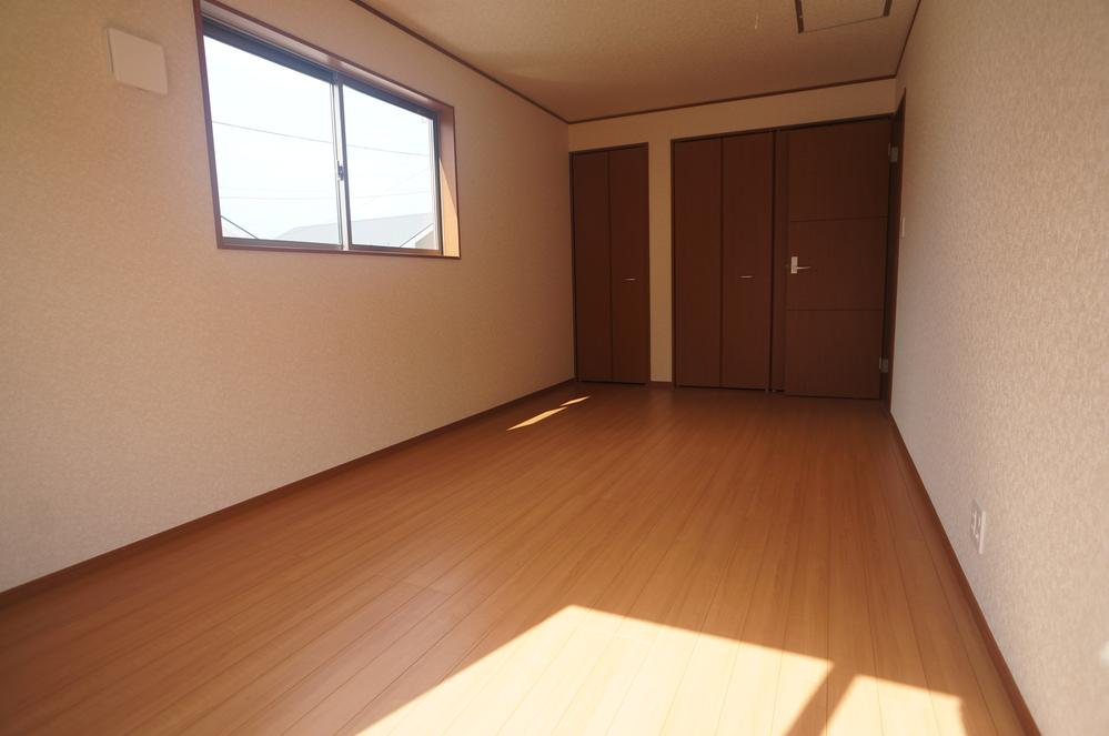 Other introspection. Indoor (September 2013) Shooting