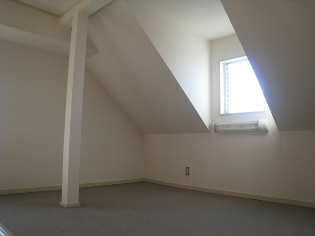 Other room space. The same type room photo