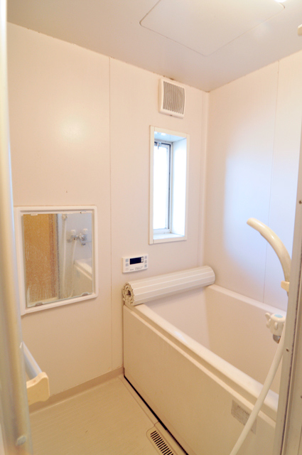 Bath. Bathing dated add 焚給 hot water