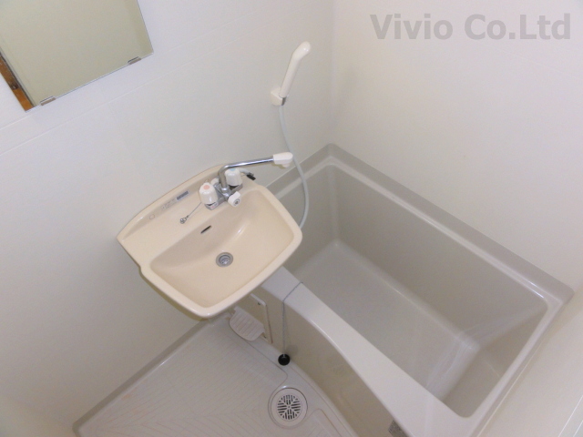 Bath. A beautiful bathroom, Clean it should take also tired of the body at the end of the day