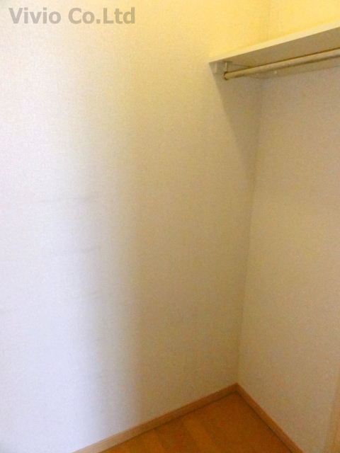 Receipt. Walk-in closet is.