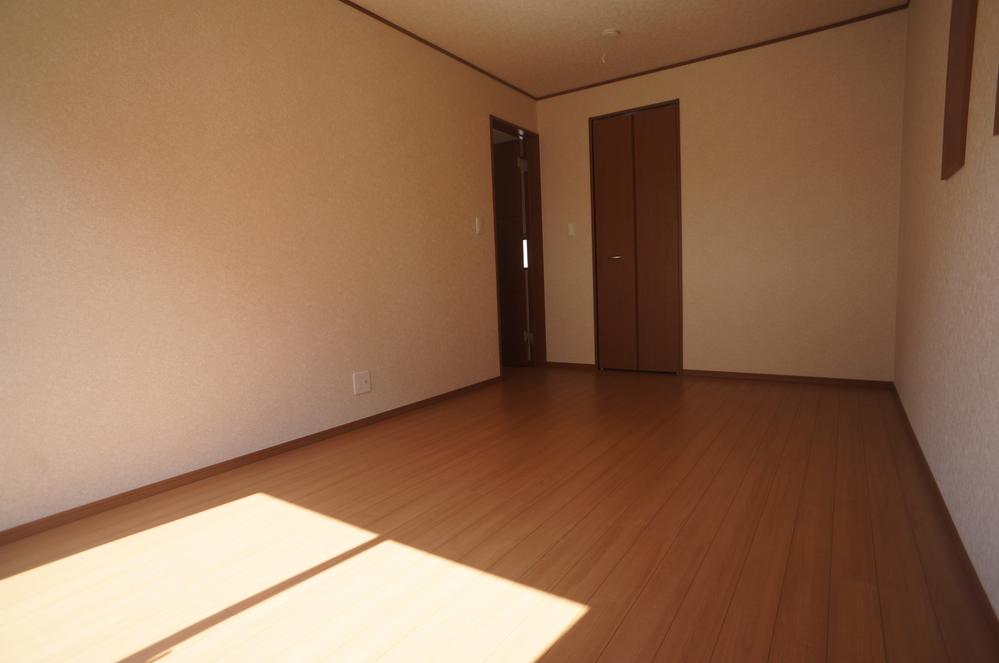 Other introspection. Indoor (September 2013) Shooting