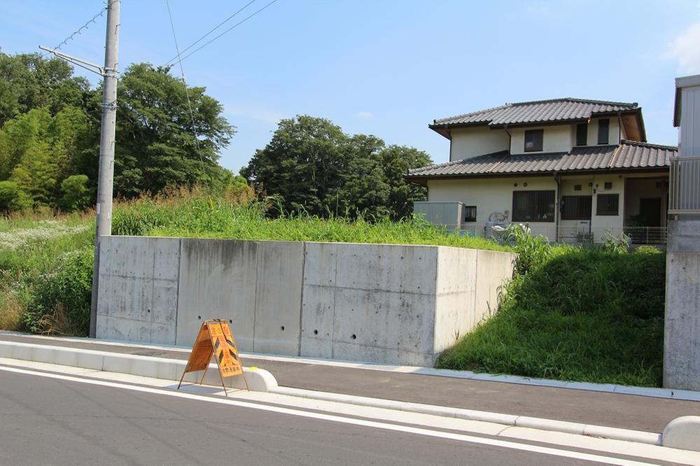 Building plan example (exterior photos). Local appearance photo