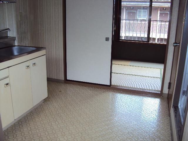 Living and room. Room (same type)