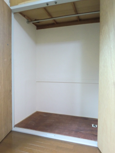 Other room space. Receipt