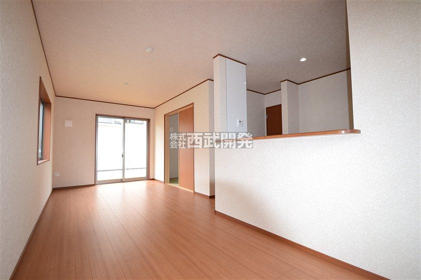 Same specifications photos (living). Color ・ Arrangement and the like will differ. For more details, please contact us.