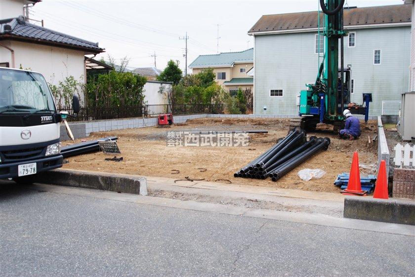 Local photos, including front road. Local (11 May 2013) Shooting