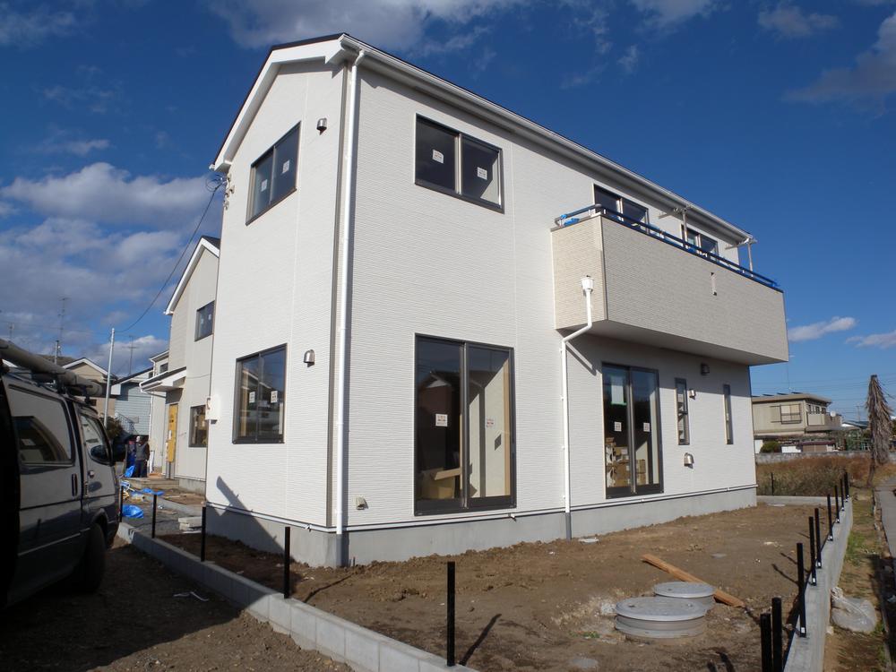 Local appearance photo. Local (12 May 2013) Shooting