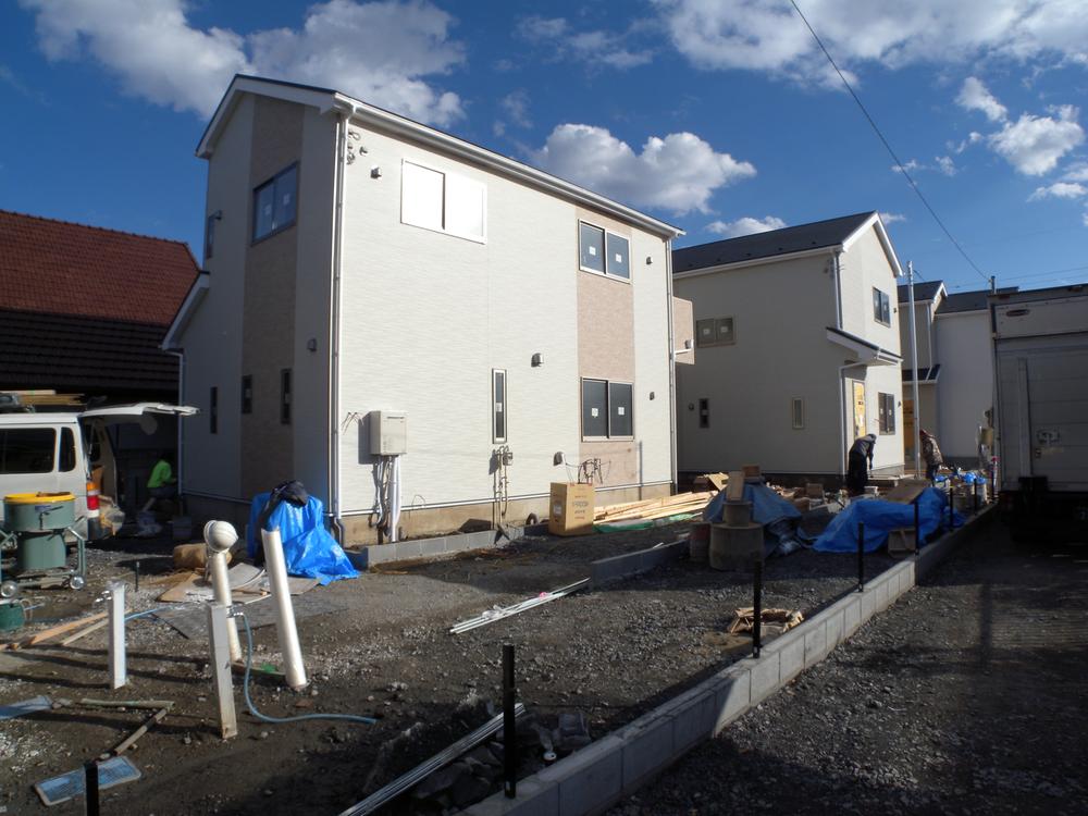 Local appearance photo. Local (12 May 2013) Shooting