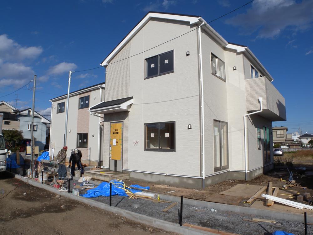 Local appearance photo. Local (12 May 2013) Shooting