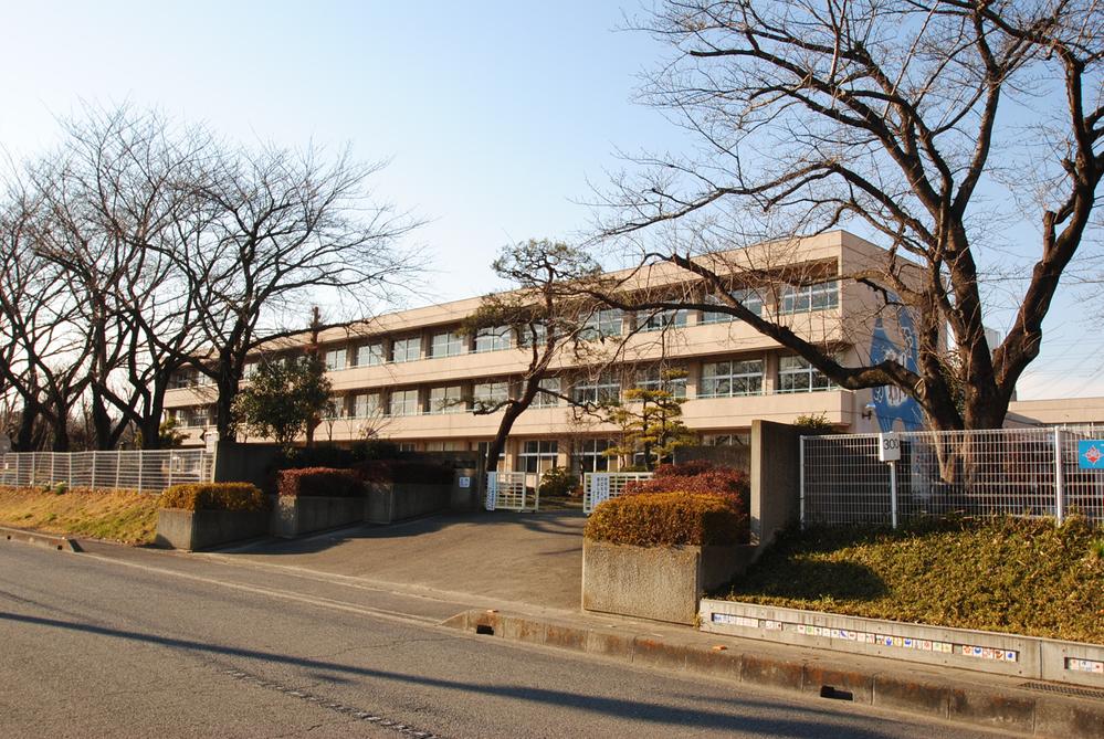 Primary school. 1700m to blue bird elementary school