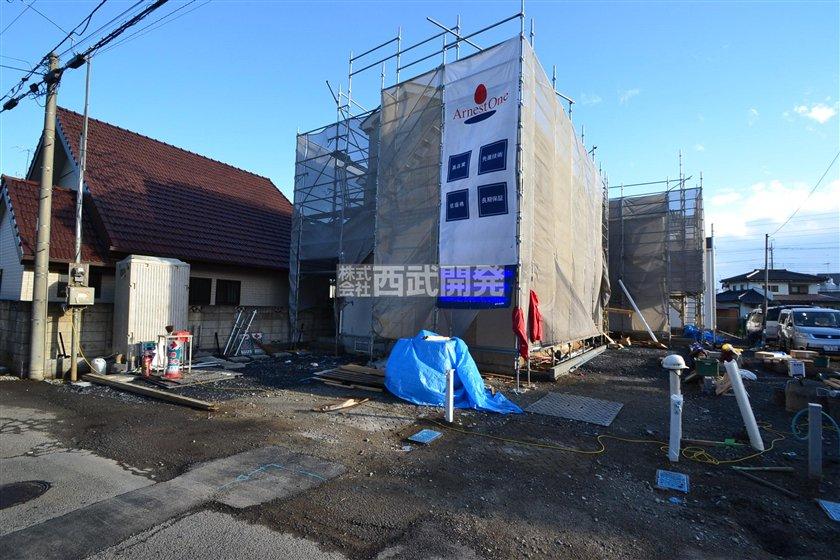 Local photos, including front road. Local (12 May 2013) Shooting