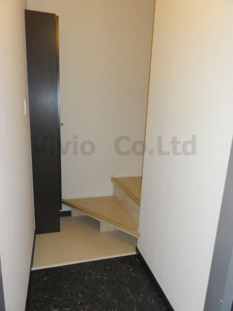 Entrance. It is the state of the entrance.