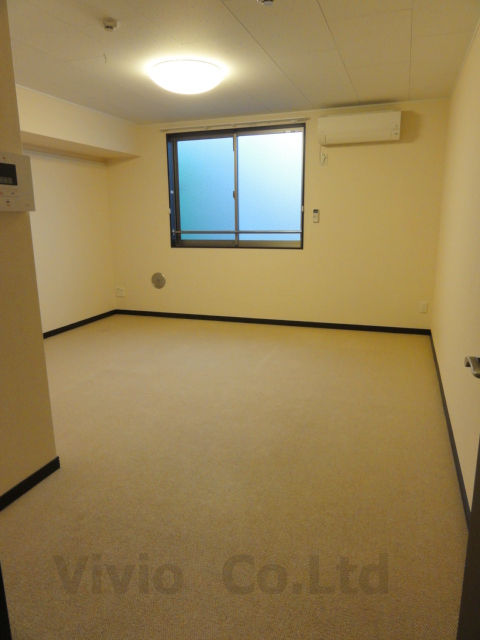 Living and room. Bright Western-style.