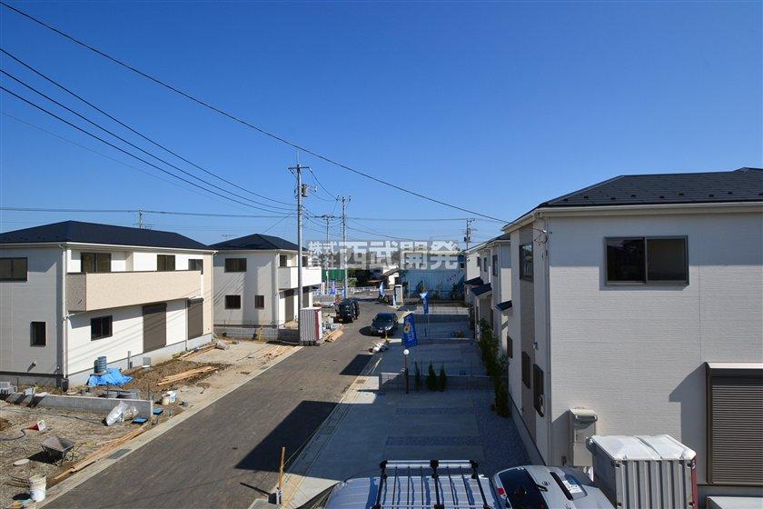 Local photos, including front road. Local (10 May 2013) Shooting