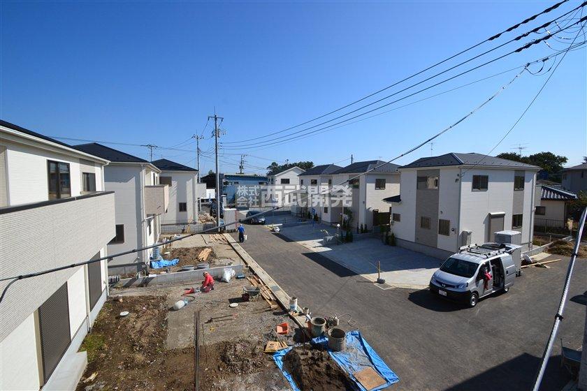 Local photos, including front road. Local (10 May 2013) Shooting