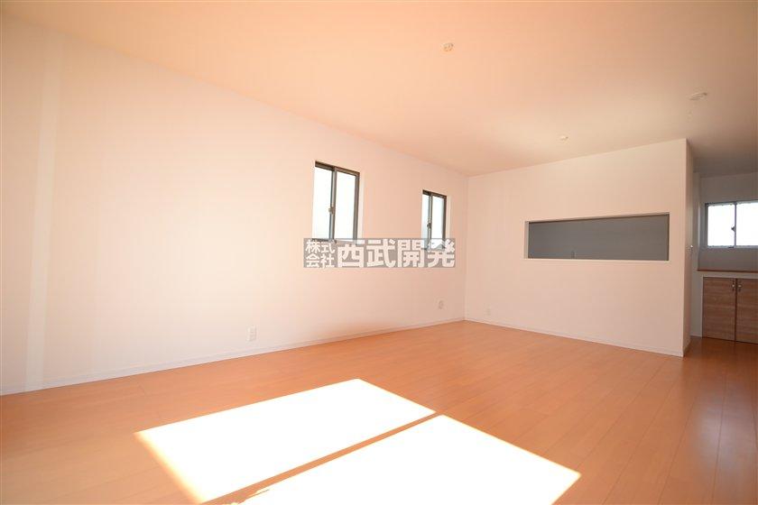 Living. 4 Building room (October 2013) Shooting