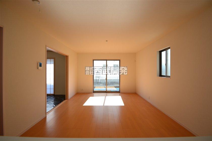 Living. 4 Building room (October 2013) Shooting