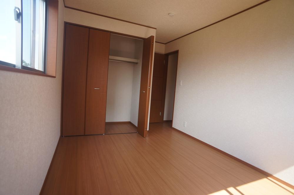 Other introspection. Indoor (September 2013) Shooting