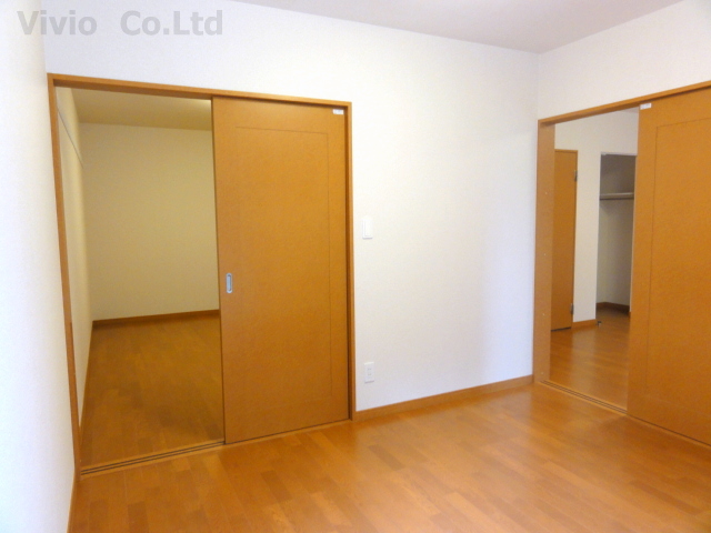 Other room space. 2LDK so you Deki use your spacious!