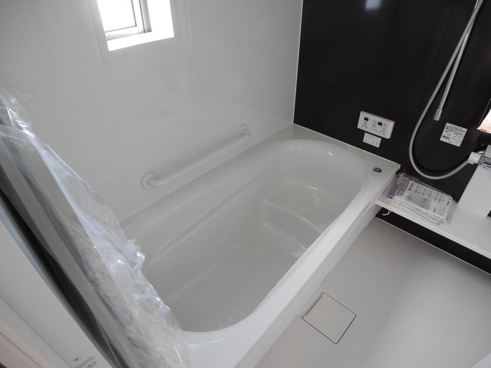 Bathroom.  ◆ It is with the bathroom dryer