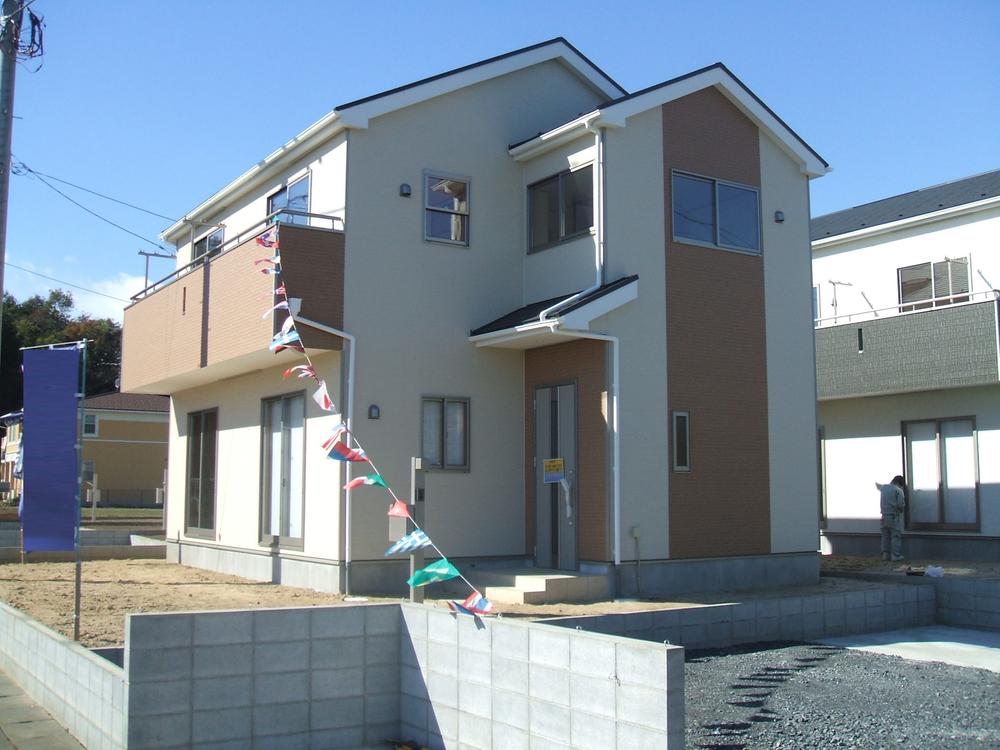 Local appearance photo. Car Space 2 ~ 3 units can be Local (11 May 2013) Shooting