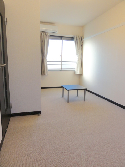 Living and room. Equipped furniture appliances