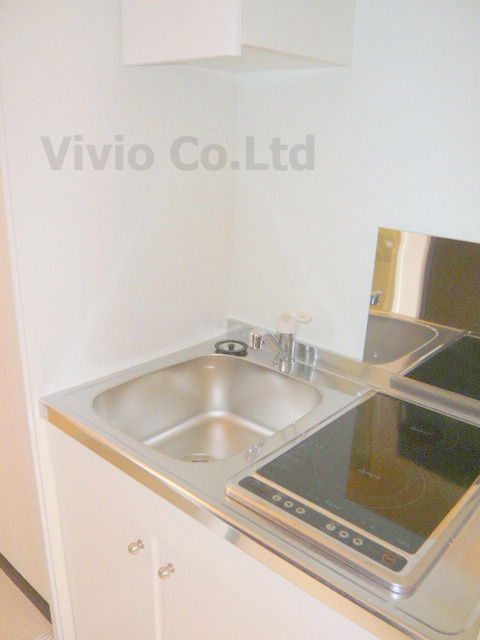 Kitchen. Living alone is also easy to electric stove kitchen.