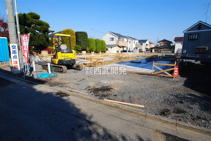 Local photos, including front road. Local (12 May 2013) Shooting