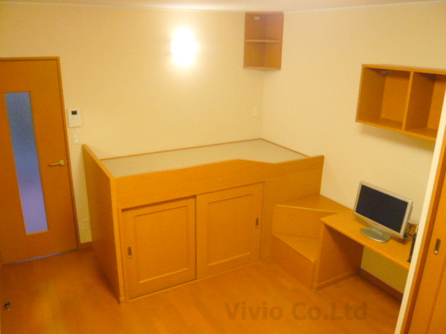 Other room space. With storage bed rooms.