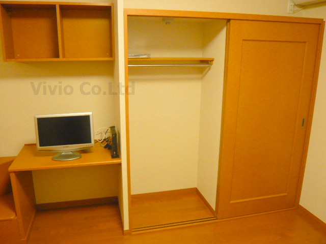 Other room space. Large closet equipped.