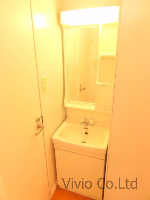 Washroom. There is a separate wash basin!