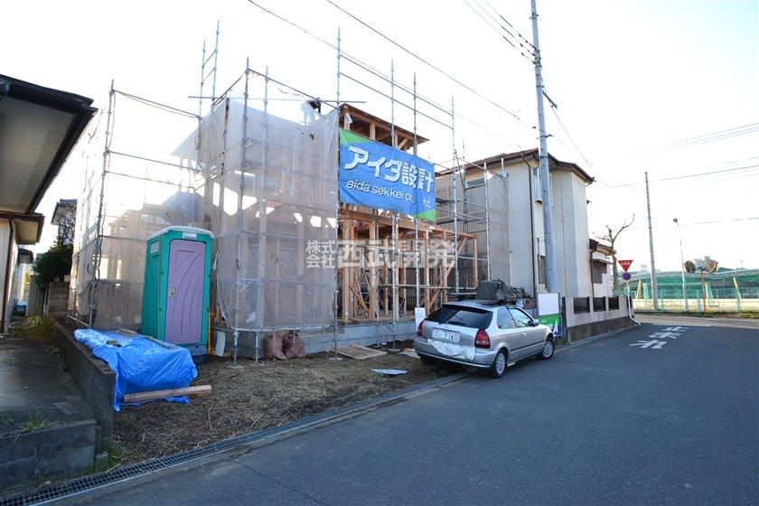 Local appearance photo. Local (12 May 2013) Shooting