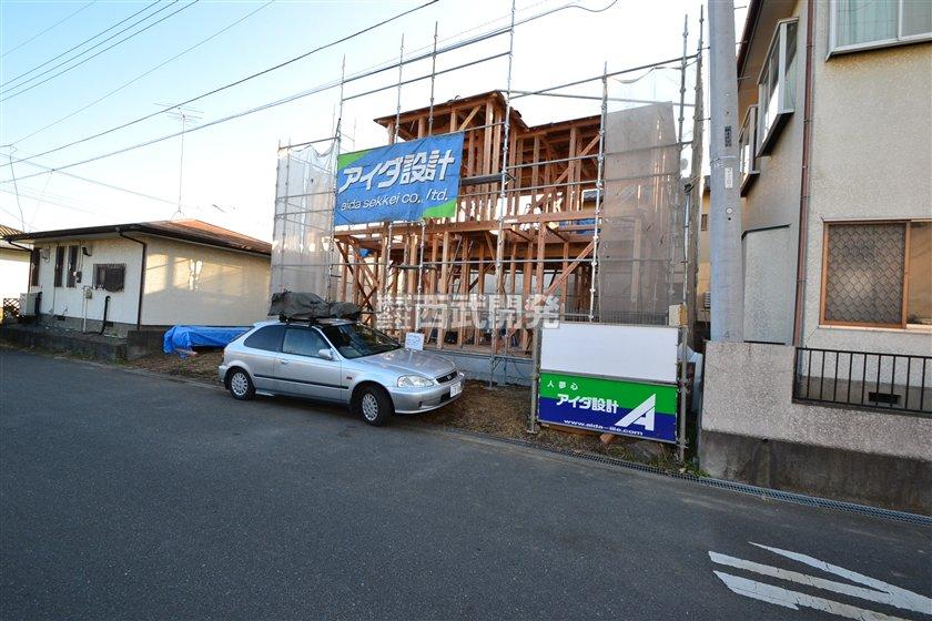 Local photos, including front road. Local (12 May 2013) Shooting