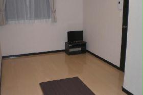 Living and room. Happy TV ・ With seat table