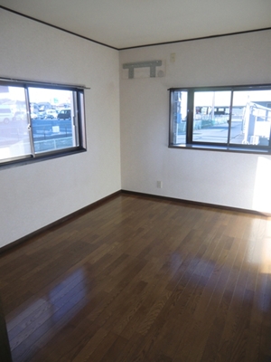 Other room space. The Western-style is with a bay window