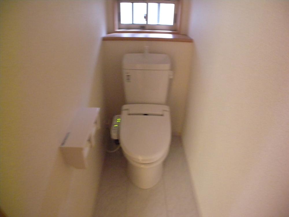 Toilet. Indoor (12 May 2013) Shooting