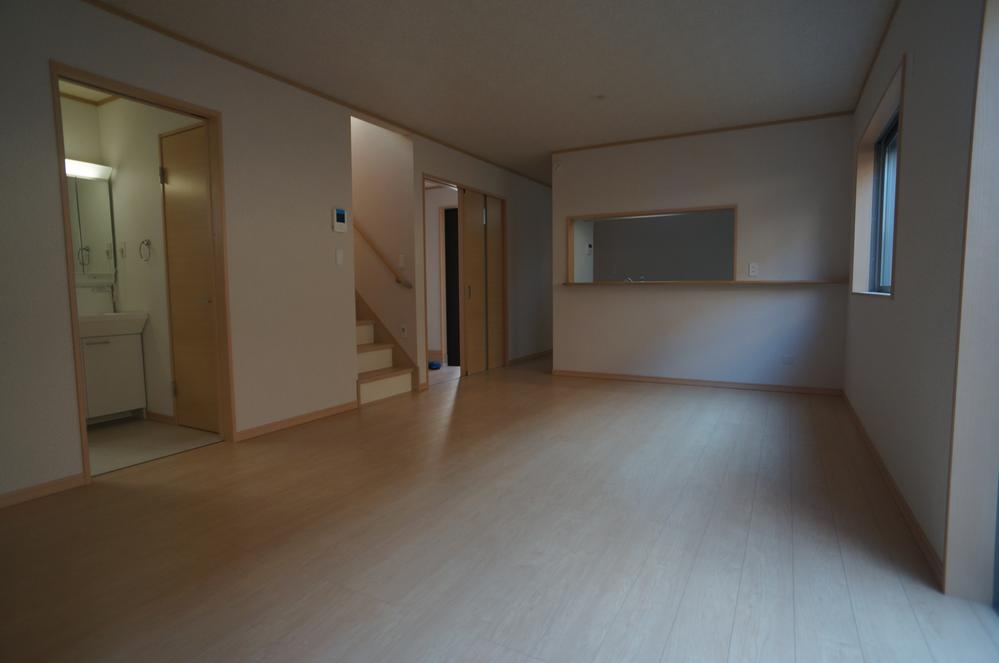 Same specifications photos (living)