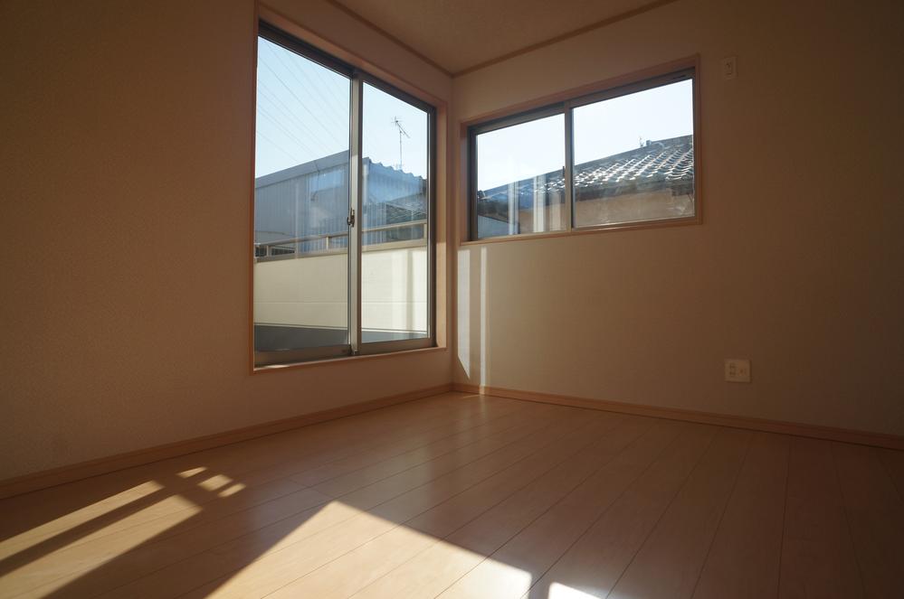 Same specifications photos (Other introspection)