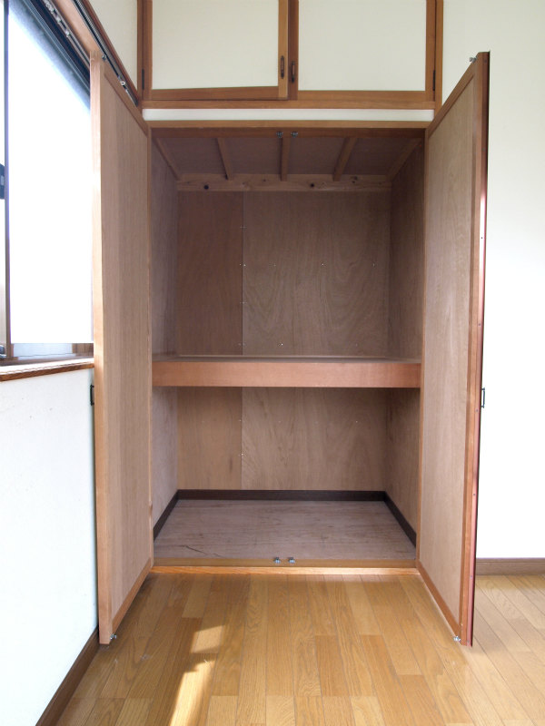 Receipt. Storage of Western-style 4.5 Pledge