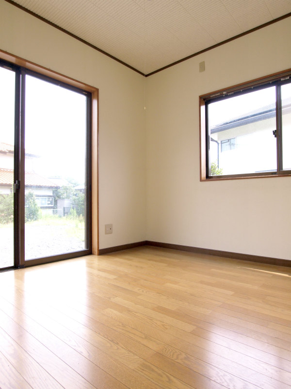 Other room space. Western-style 4.5 Pledge