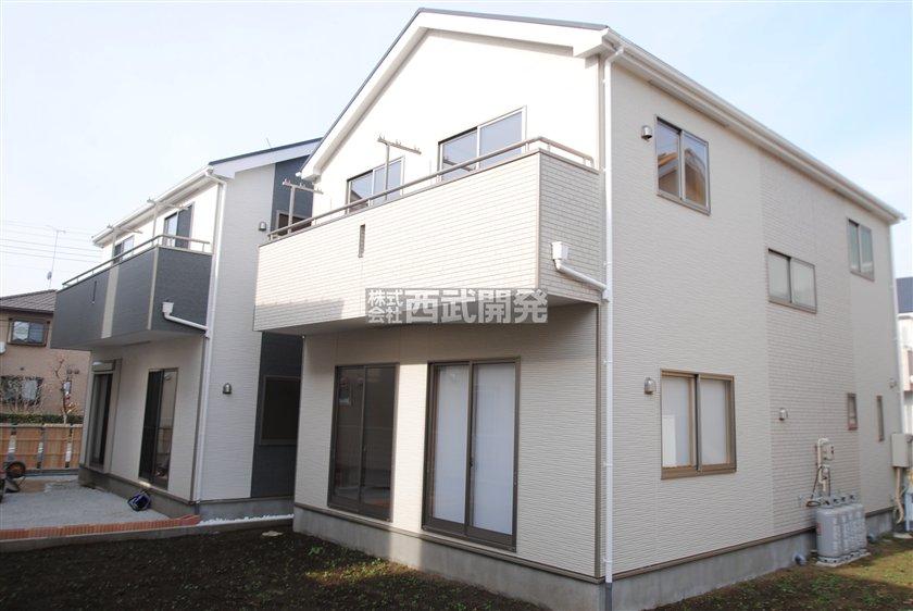 Local photos, including front road. Local (12 May 2013) Shooting