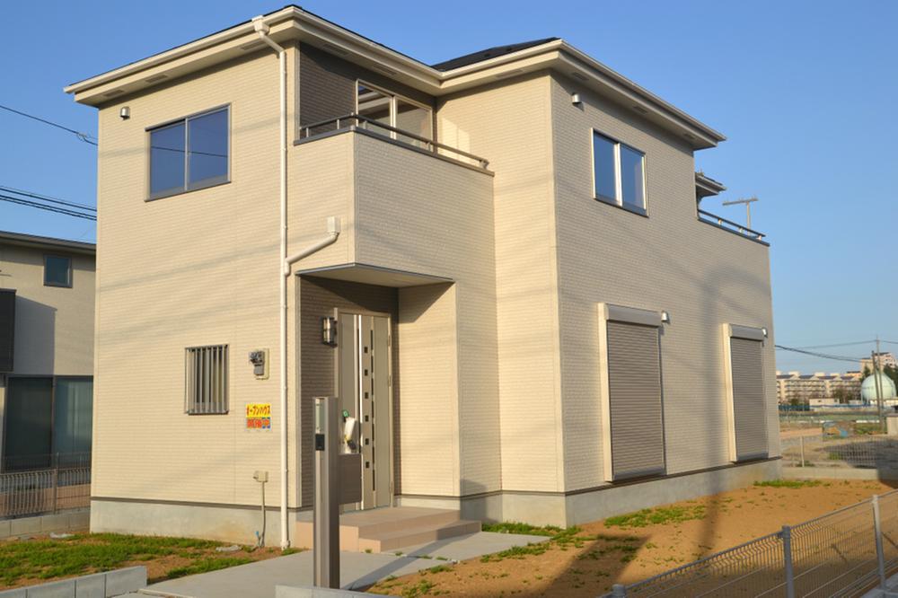 Local appearance photo. Reference construction cases: Appearance