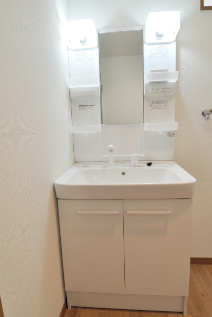 Other Equipment. Shampoo dresser